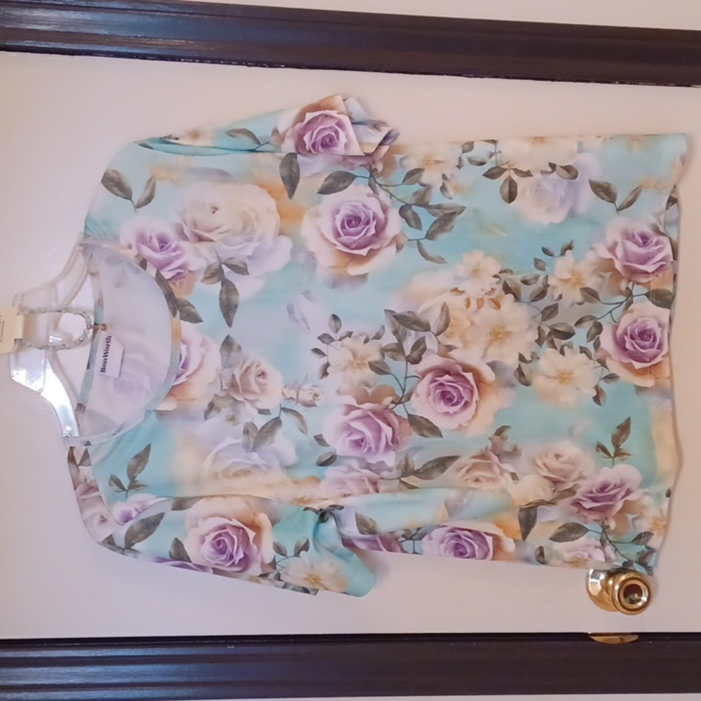 Bon Worth top w/ bracelet